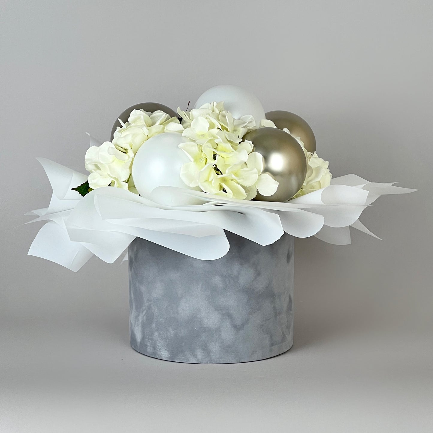 Velvet Round Flower Box 8" x 7" | 20 × 18 cm Light Grey (1 pc)