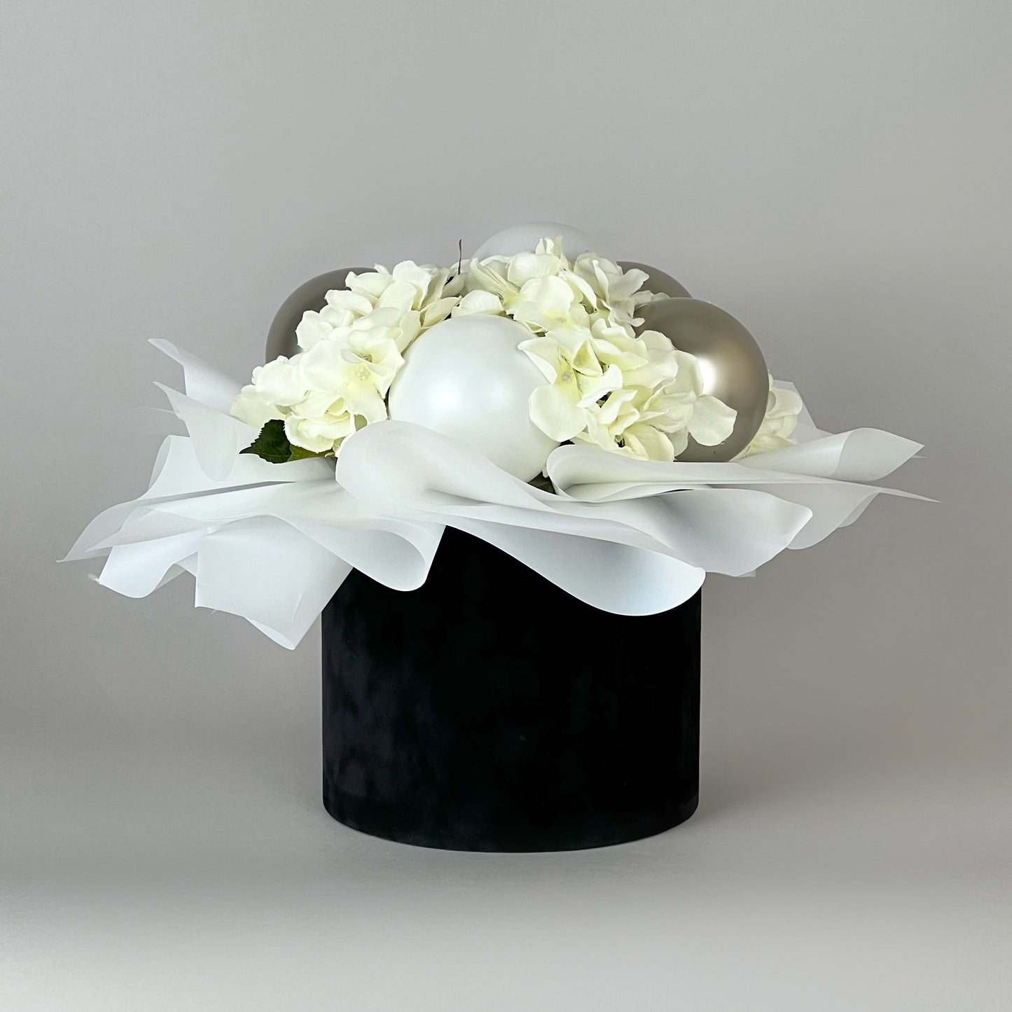 Velvet Round Flower Box 8" x 7" | 20 × 18 cm Black (1 pc)
