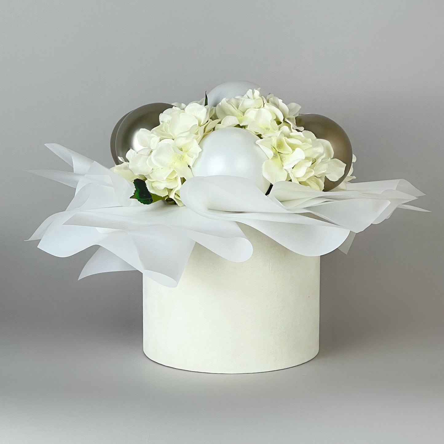 Velvet Round Flower Box 8" x 7" | 20 × 18 cm Ivory (1 pc)