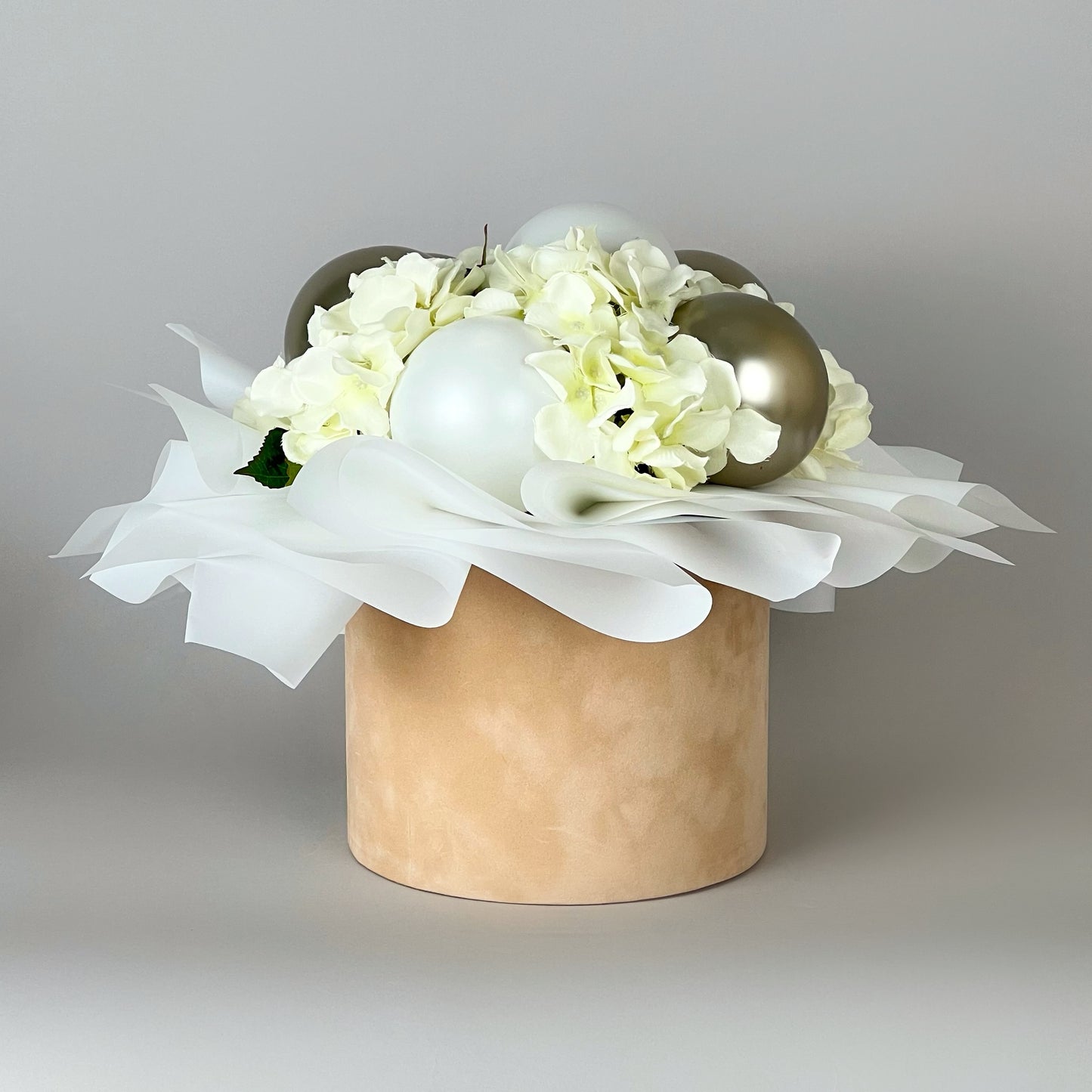Velvet Round Flower Box 8" x 7" | 20 × 18 cm Beige (1 pc)