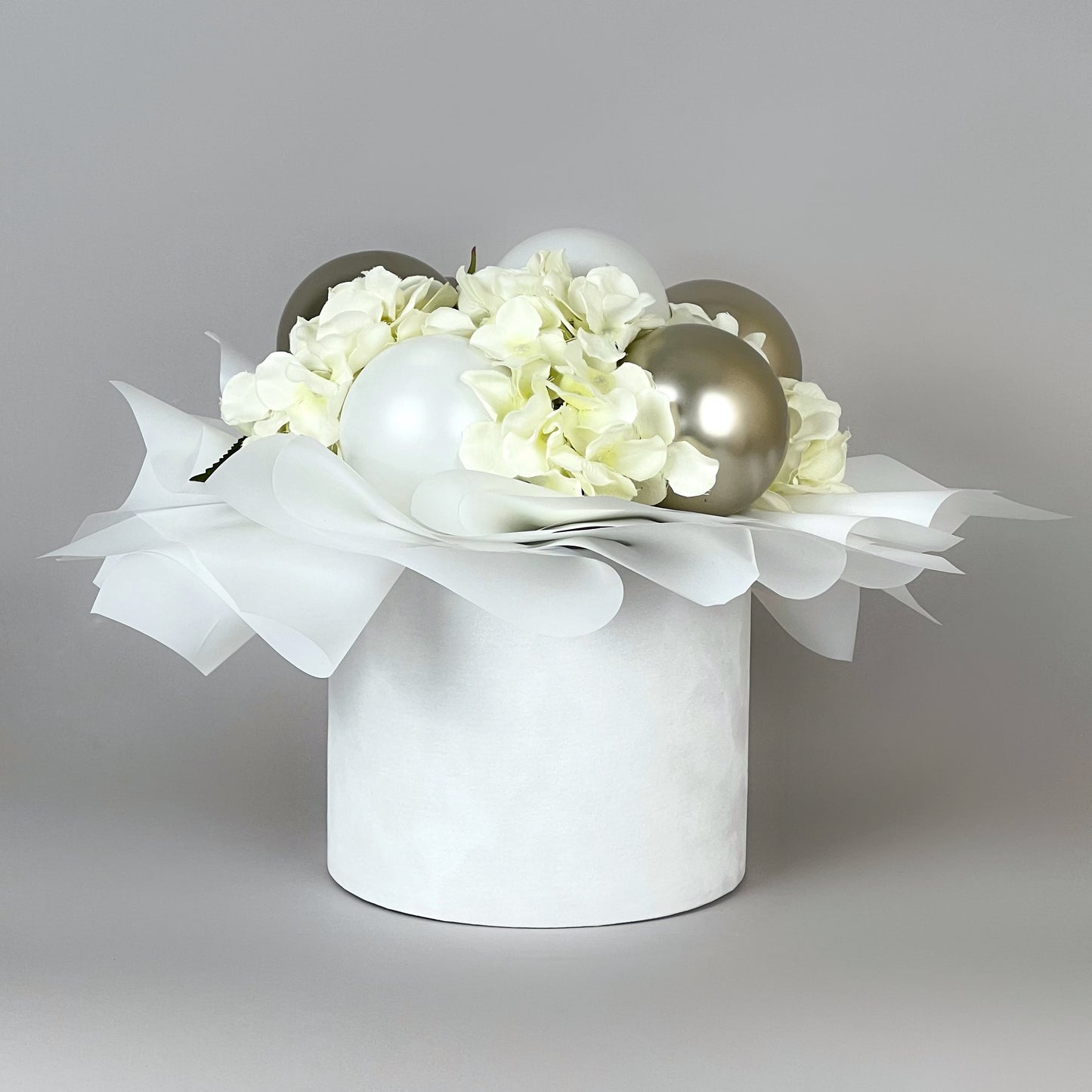 Velvet Round Flower Box 8" x 7" | 20 × 18 cm White (1 pc)
