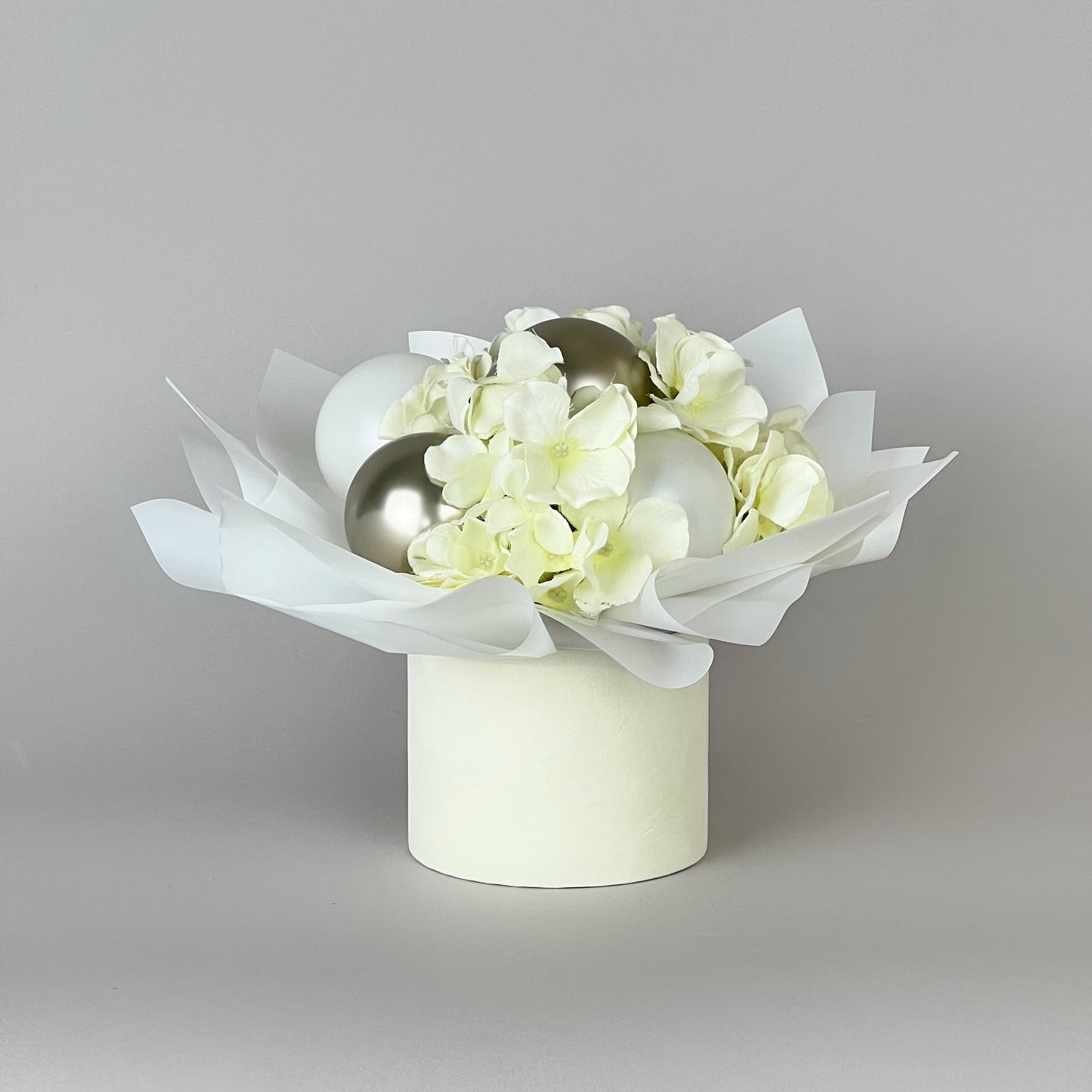 Velvet Round Flower Box 5" x 4" | 12 × 10 cm Ivory (1 pc)