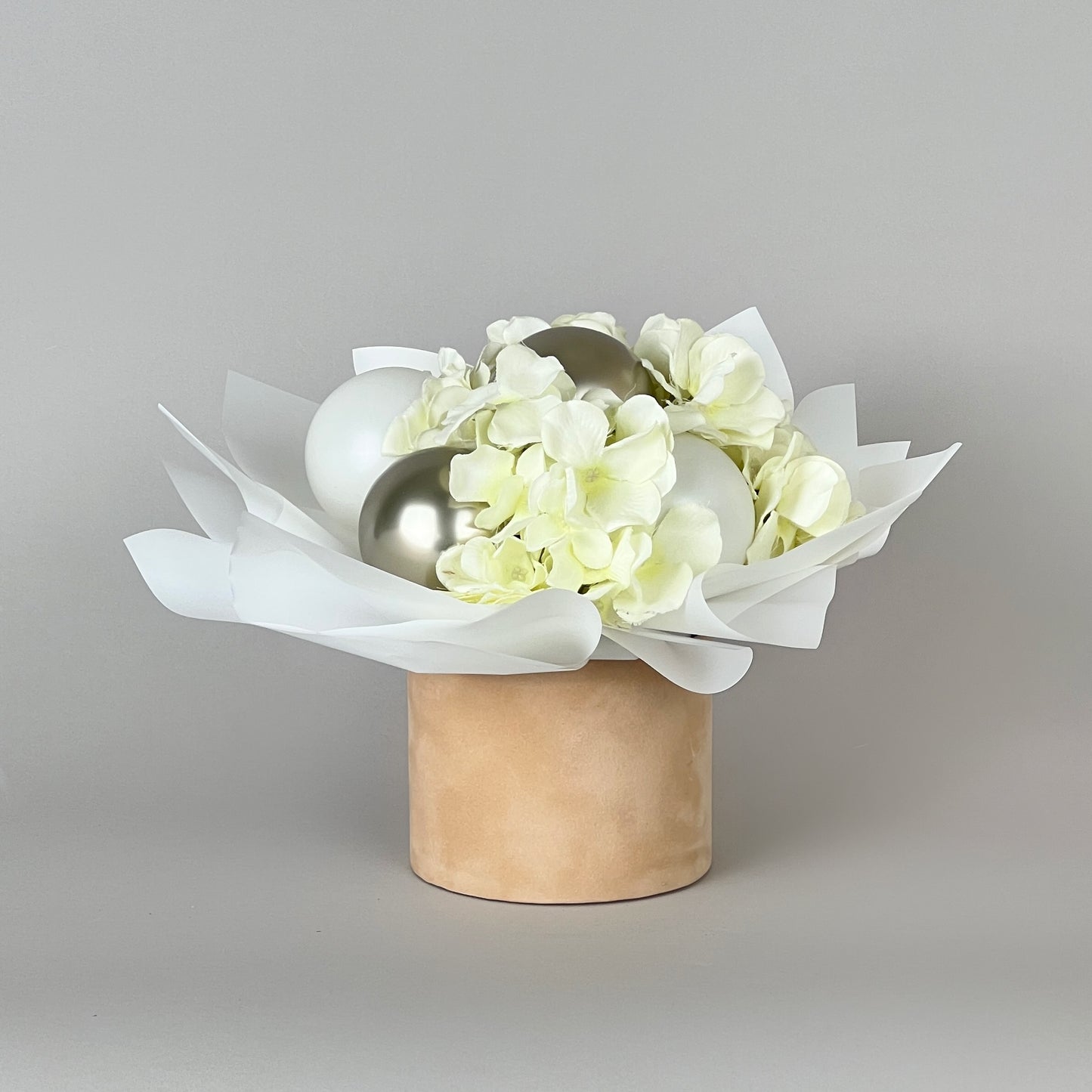 Velvet Round Flower Box 5" x 4" | 12 × 10 cm Beige (1 pc)